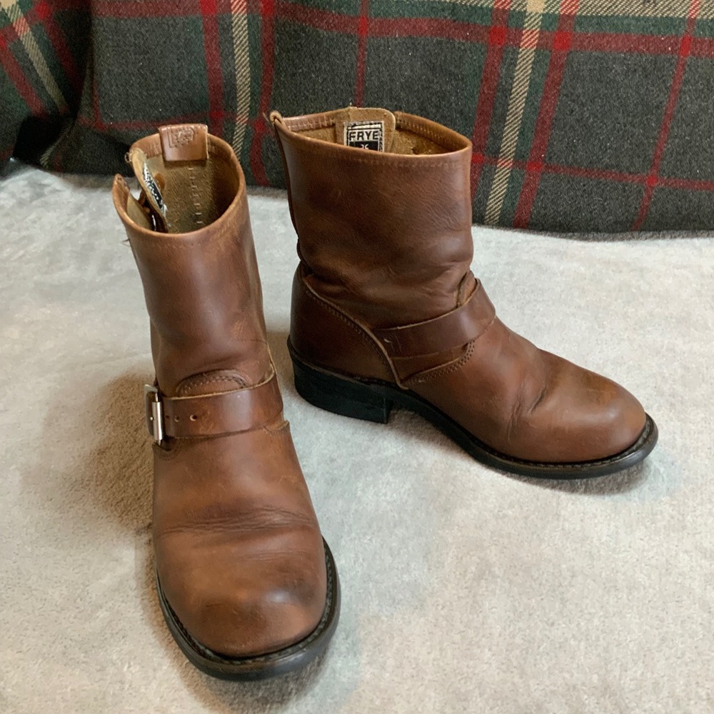 Frye 77108 Brown Leather Short Engineer Moto Boots Womens 7.5 Cognac Buckle